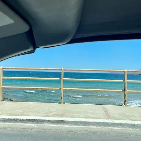 Ouranias דירה *